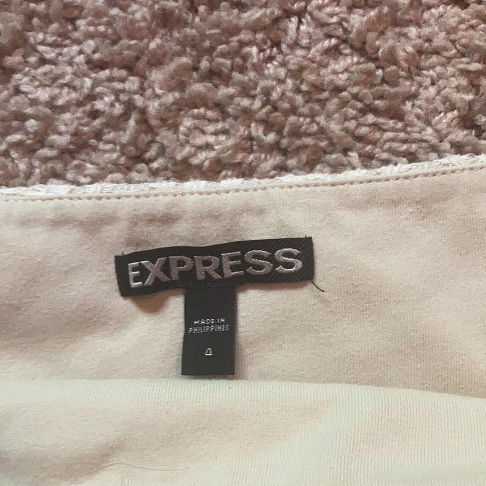Adorable Cream lace skirt from express . Worn maybe 2x - Picture 2 of 3